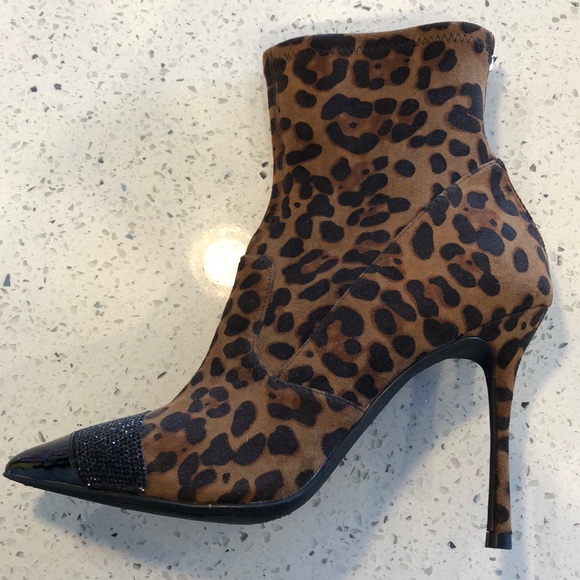 WISHBONE CHEETA HEELS - never worn - Picture 2 of 3